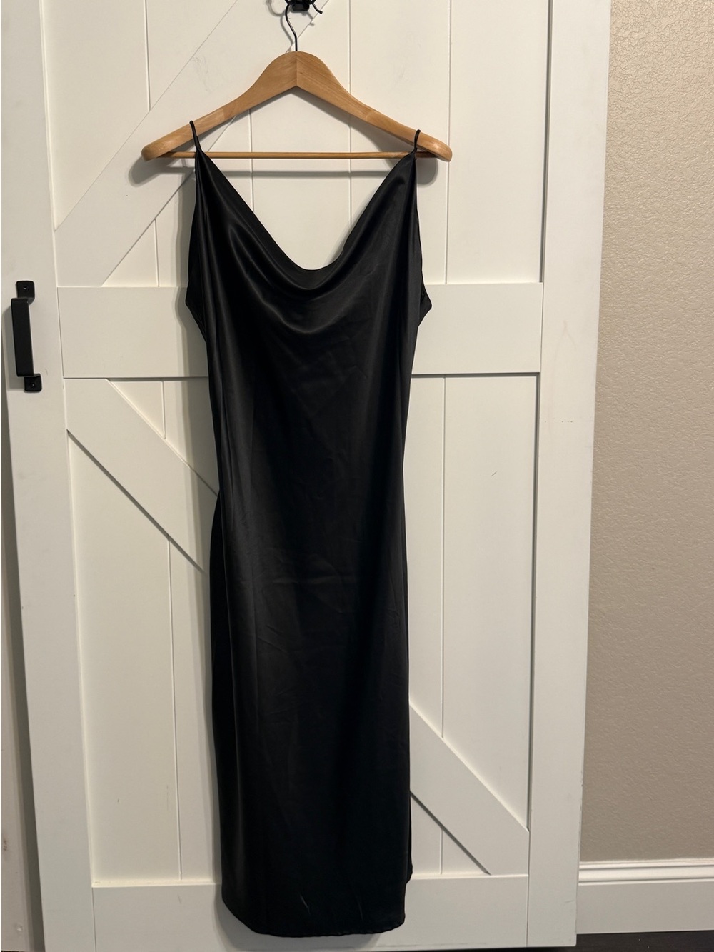 New Petal & Pup Persia Black Satin Dress Women’s 14 Silky Sleek Date Night Event - Picture 4 of 14